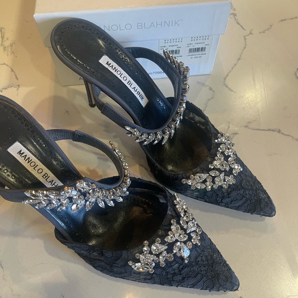Manolo Blahnik Lurum Crystal-Embellished Lace Mules - Size 40 - Picture 2 of 5